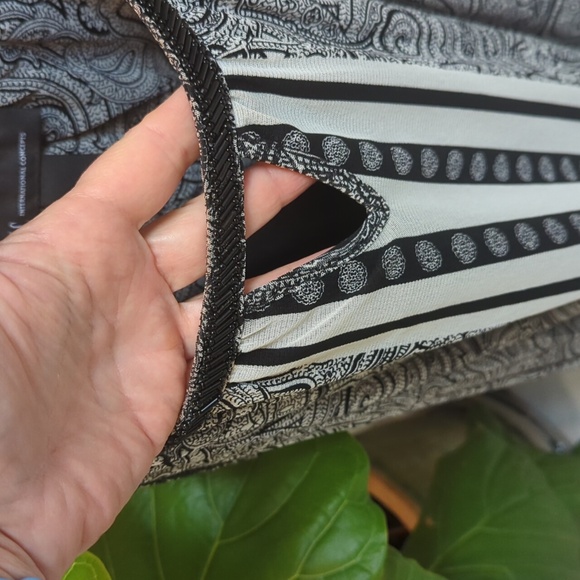 INC Size M Black and White print blouse with shoulder cutout. - Picture 10 of 10